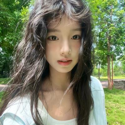 俏丽佳人